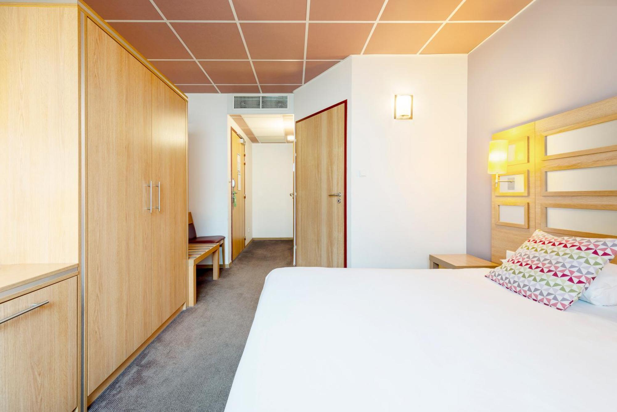 Campanile Metz Nord - Talange Hotel Bagian luar foto